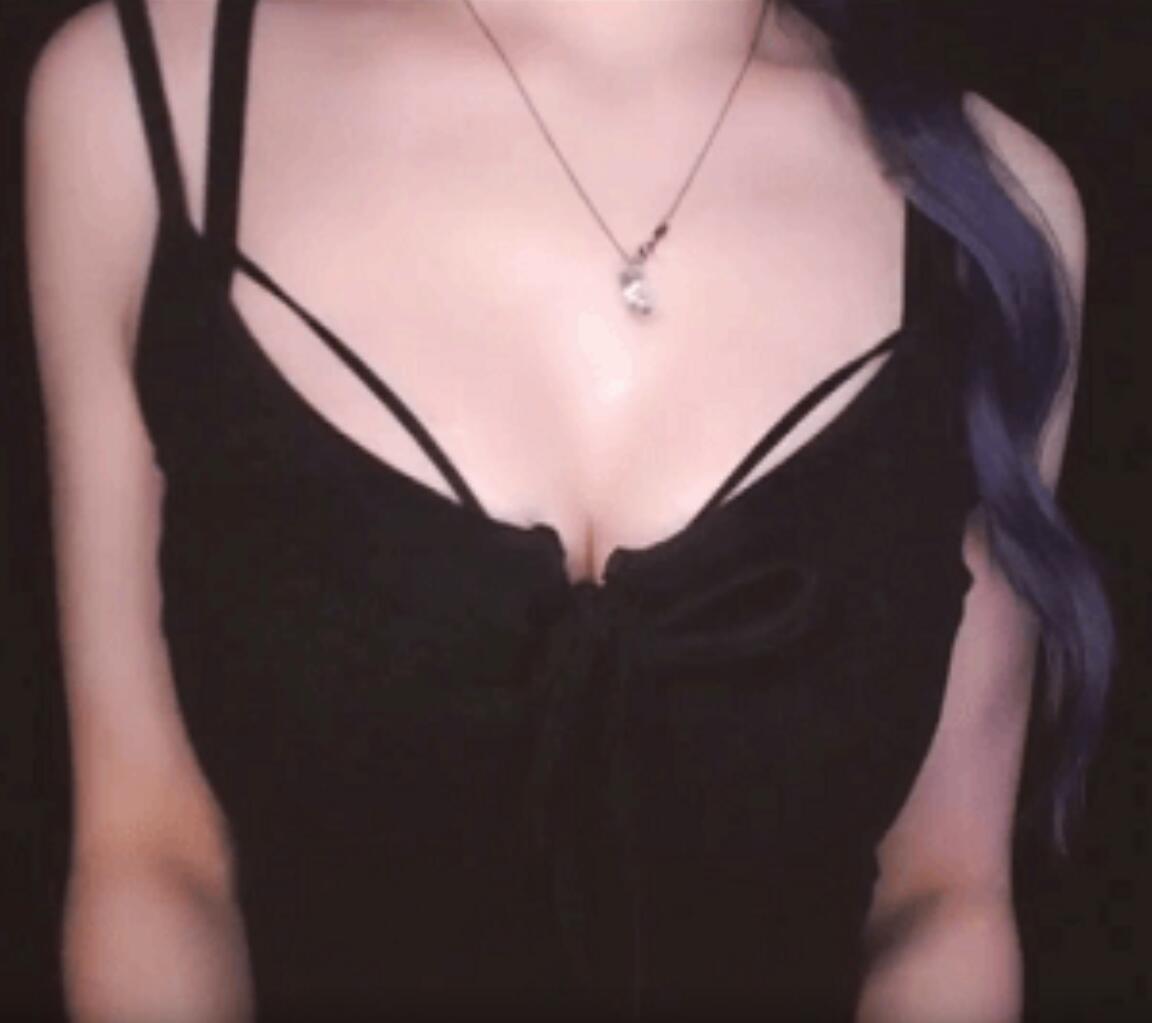 123.jpg 斗鱼桃酱的小屋火箭克拉克项链