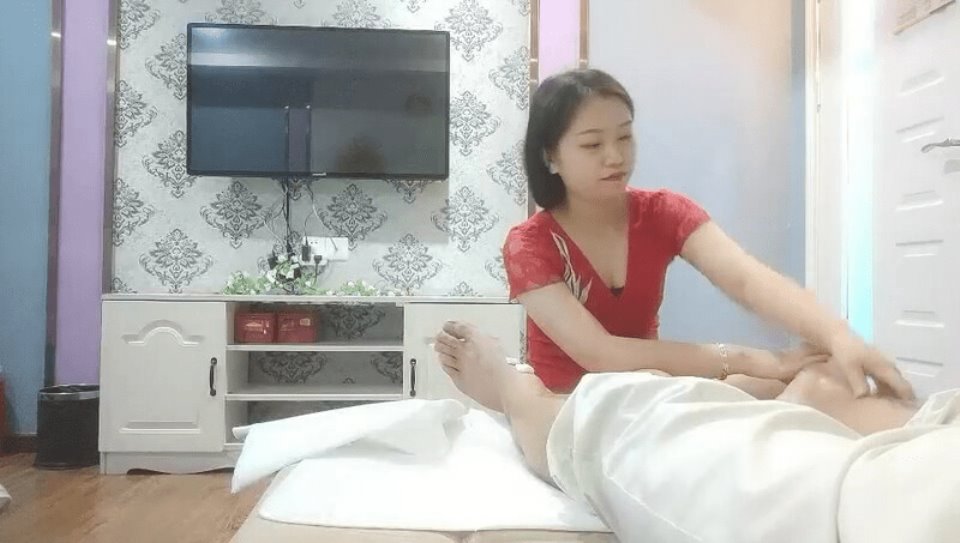 一代炮王,【山鸡岁月】,只要钱给够,没有拿不下的,小少妇来到酒店,大奶子好看,撅起来狂插爽死了