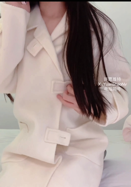 福利姬-许愿-新  开档黑丝红色情趣（1V,896M）